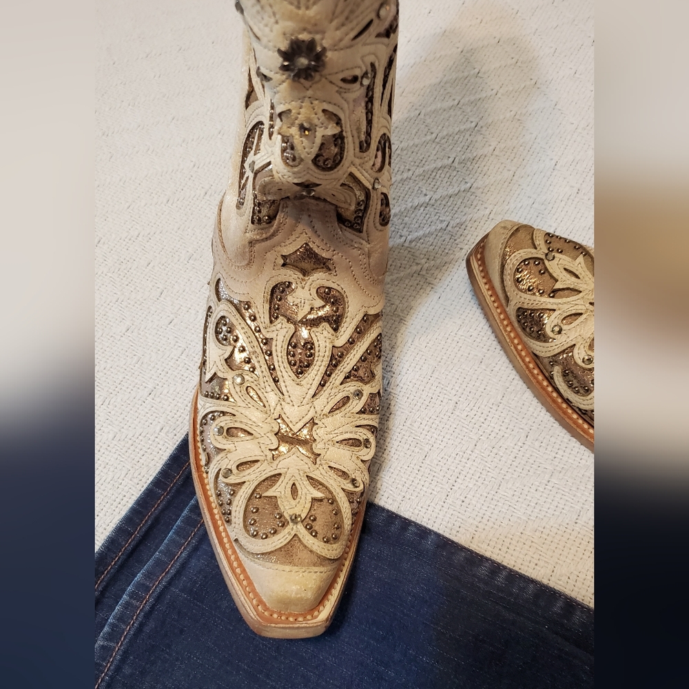 Authentic Corral Boots size 7 1/2. NWT